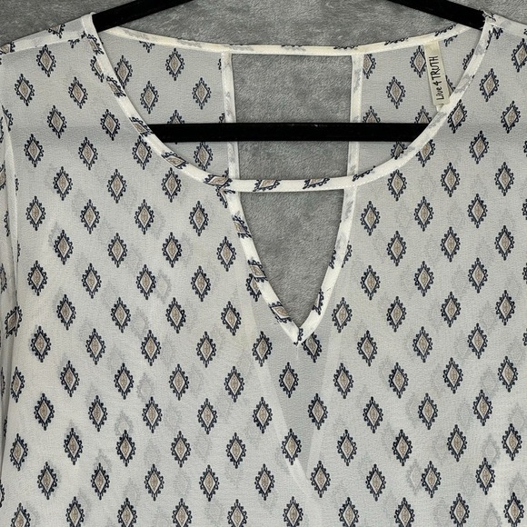 Live & Truth Large Shirt Top White Paisley Slit Long Sleeve Keyhole Scoop Neck - Picture 4 of 9